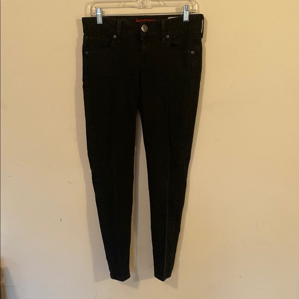 Guess. Black Skinny Jeans. Emma fit. Med rise, ankle, skinny.